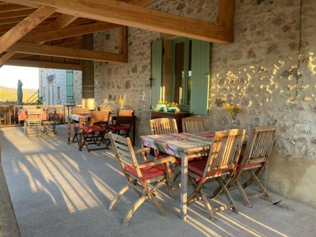 Chambres D'Hotes Domaine Les Grands Perons Hérisson Exterior foto